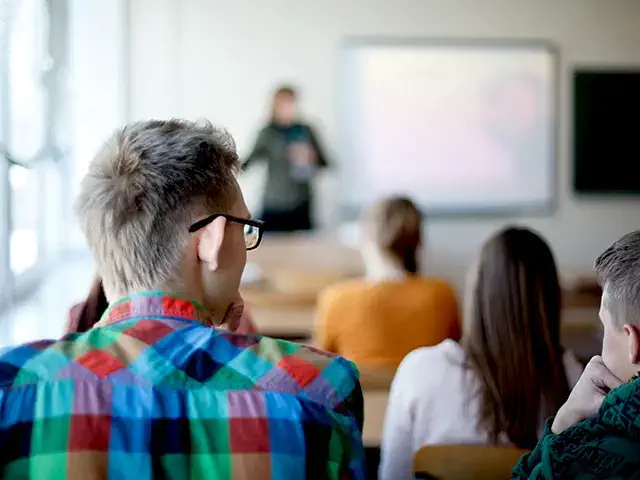 كيف يسهل موقع رواد التعليم الوصول إلى مدرسات خصوصي قدرات في مختلف المراحل التعليمية​