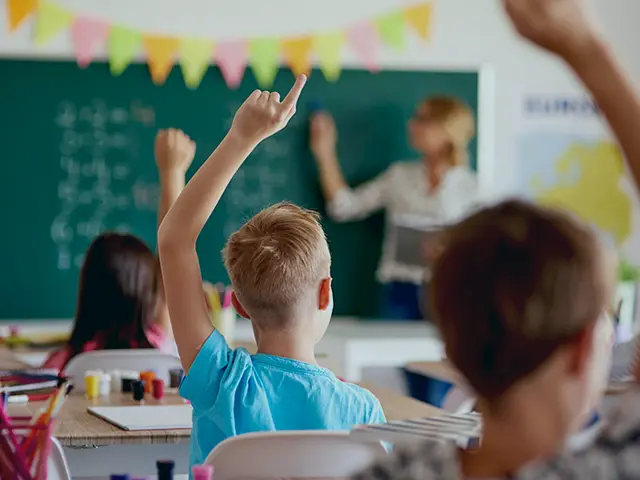 لماذا تختار رواد التعليم